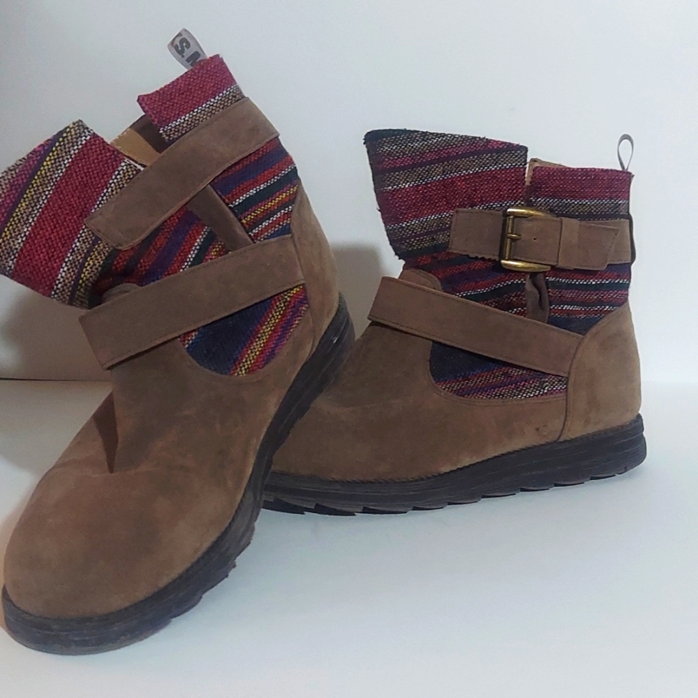 Muk luks size 9